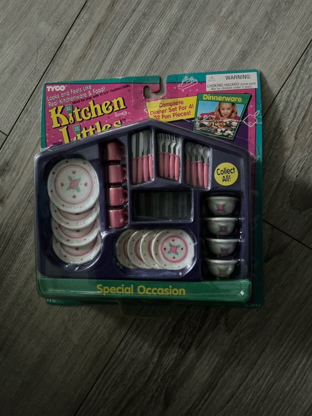 Tyco Kitchen Littles Special Occasion 32 Piece Fn Set Dinnerware